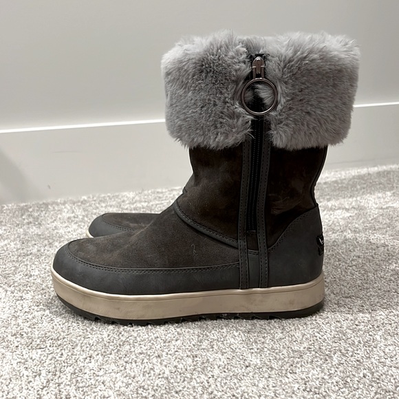 Koolaburra Ugg winter suede fur boots - Picture 3 of 6